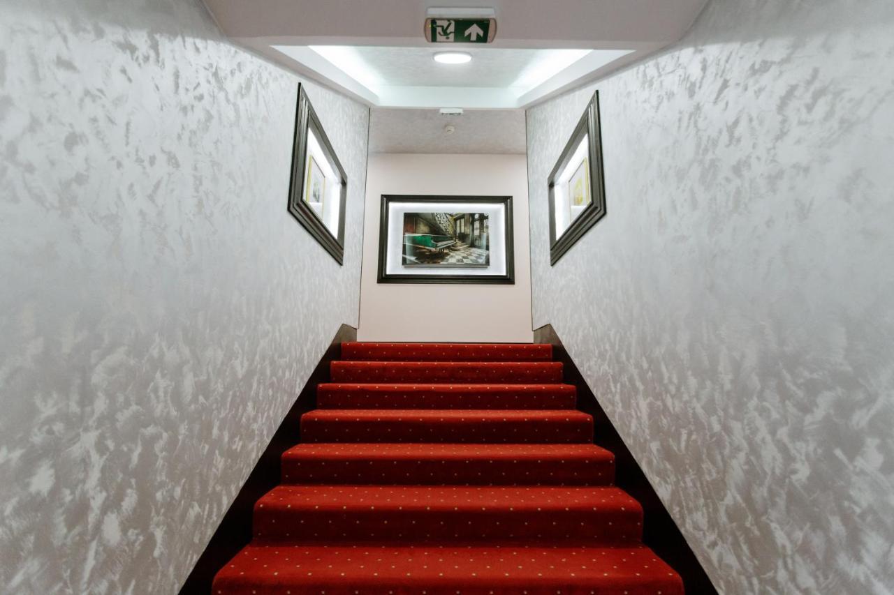 Hotel Srem Sremska Mitrovica Exteriör bild
